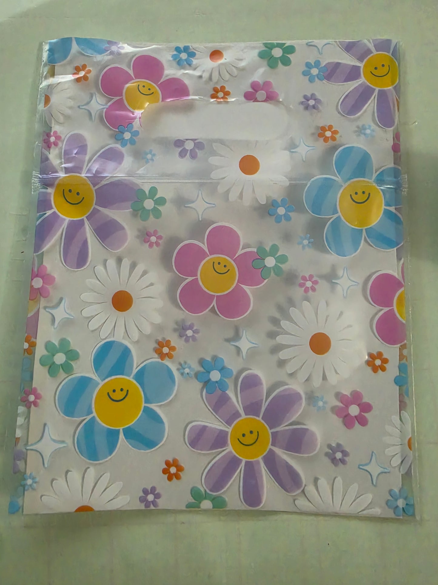 1/2 LB GUMMY SMILEY FLOWERS Bag