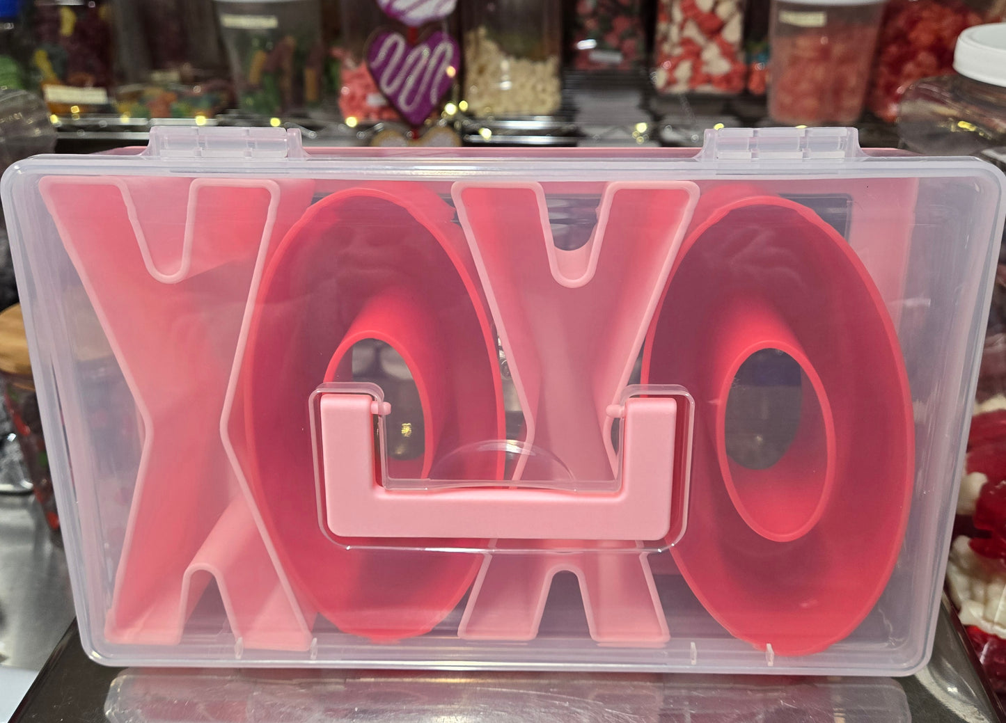 3 lb Red & Pink XOXO Rectangle Snacklebox