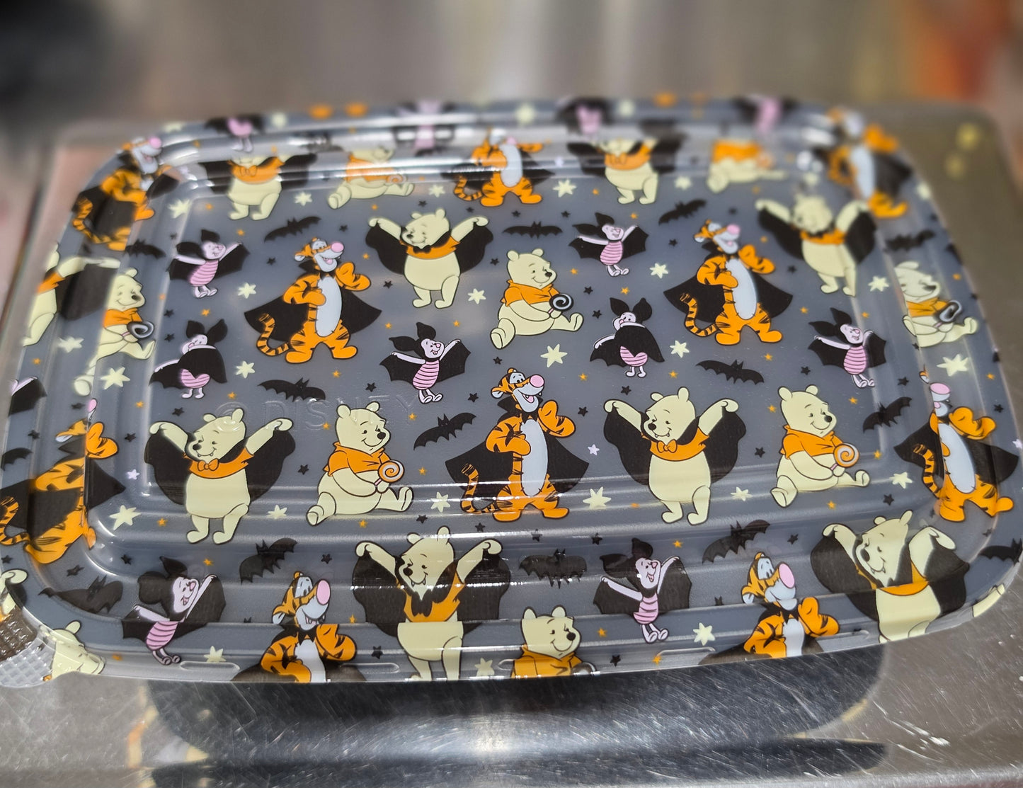 1/2 lb GRUB Winnie the Pooh-Halloween Reusable Container
