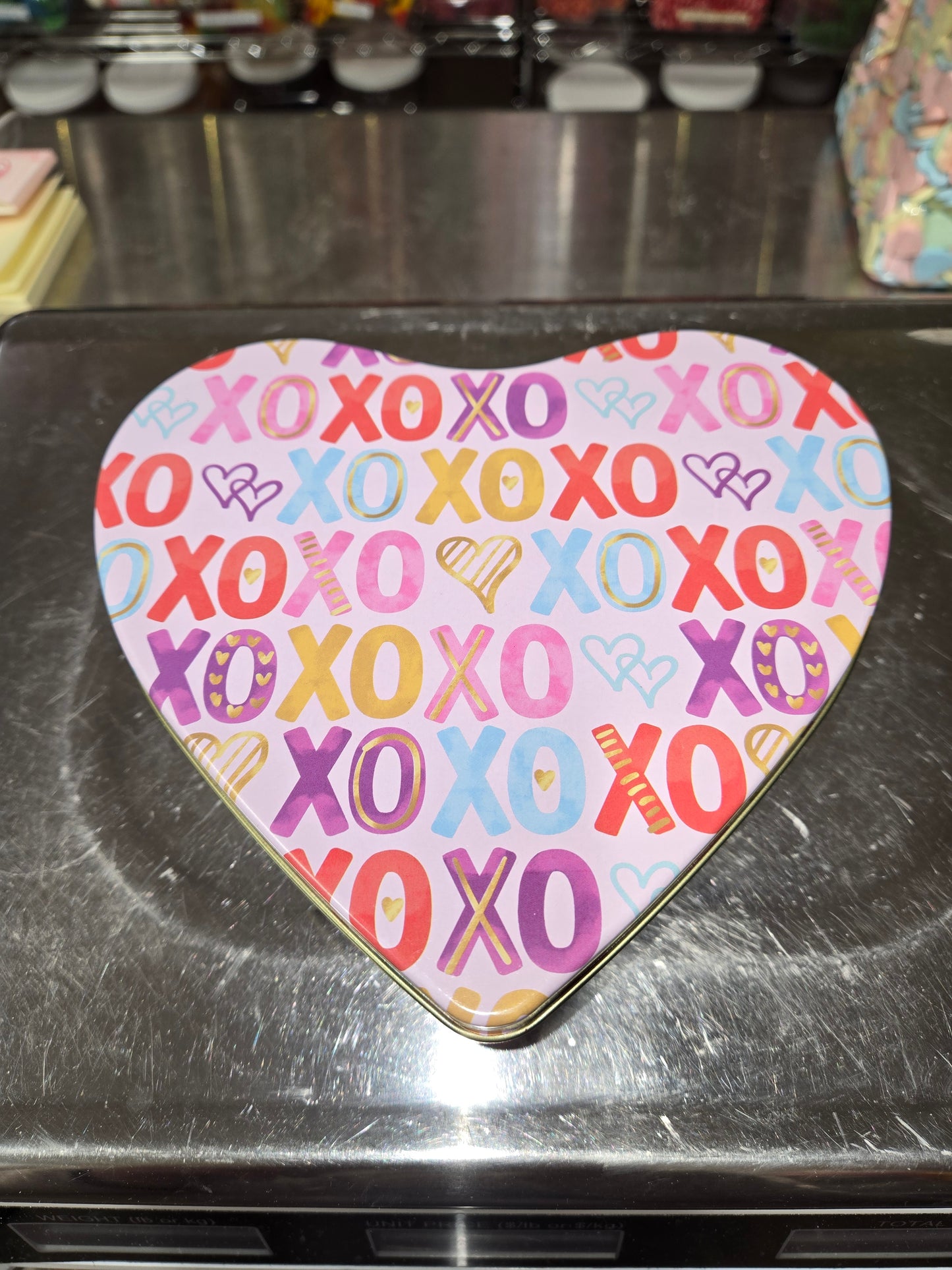 1 lb GUMMY XOXO Heart Shaped TIN