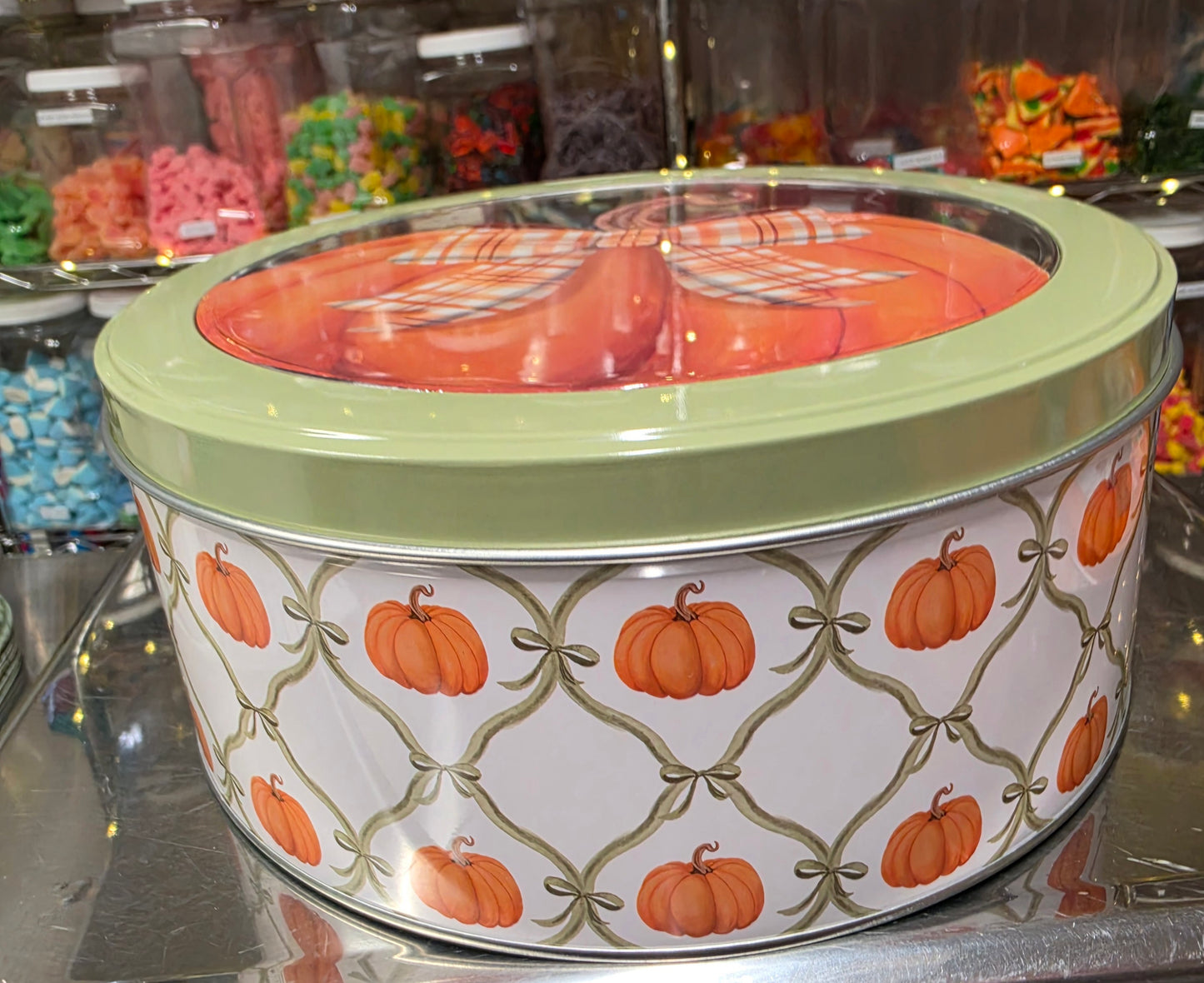 2 lb Grub Tub Round with One Large Pumpkin Tin