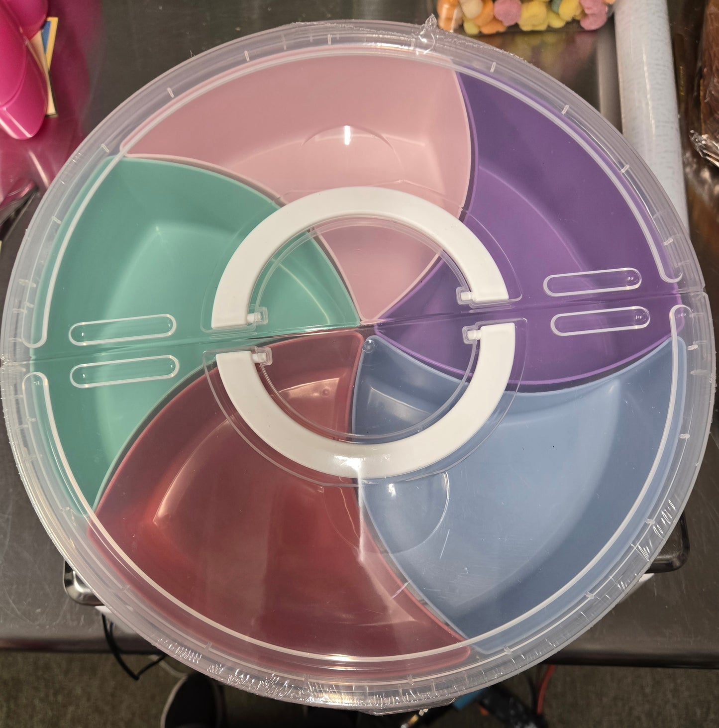 6 LB Round Wedge Snackle Box