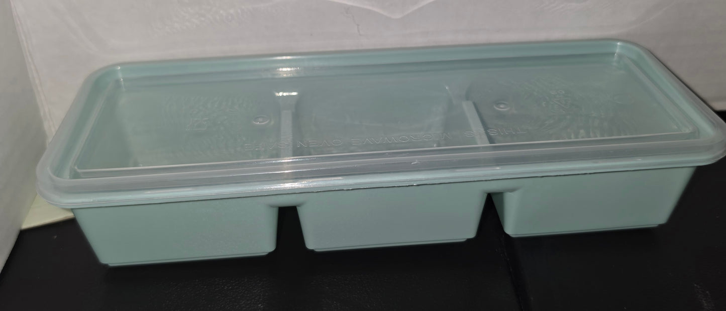 12 oz Gummy-3 slot Reusable Bento Style Container