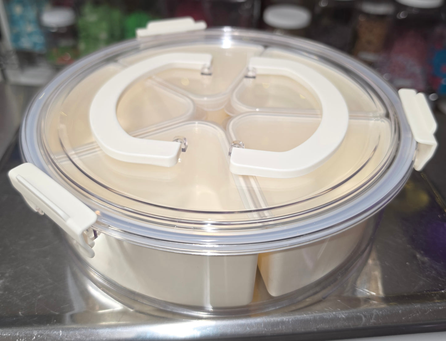 2.5 lb Round White Snacklebox-Wedge Containers Have Lids