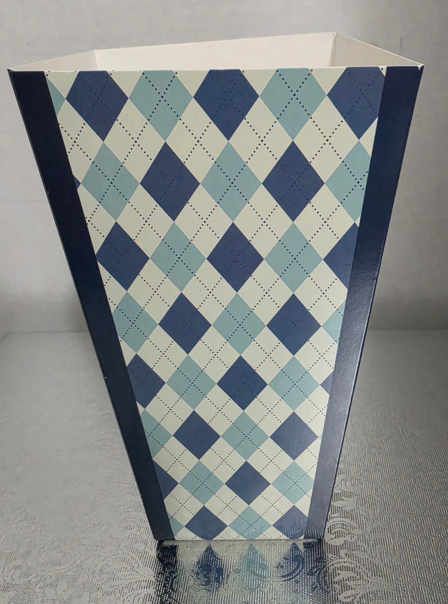 1 LB GUMMY Father's Day Tie Popcorn Box-Wrapped with Tongs
