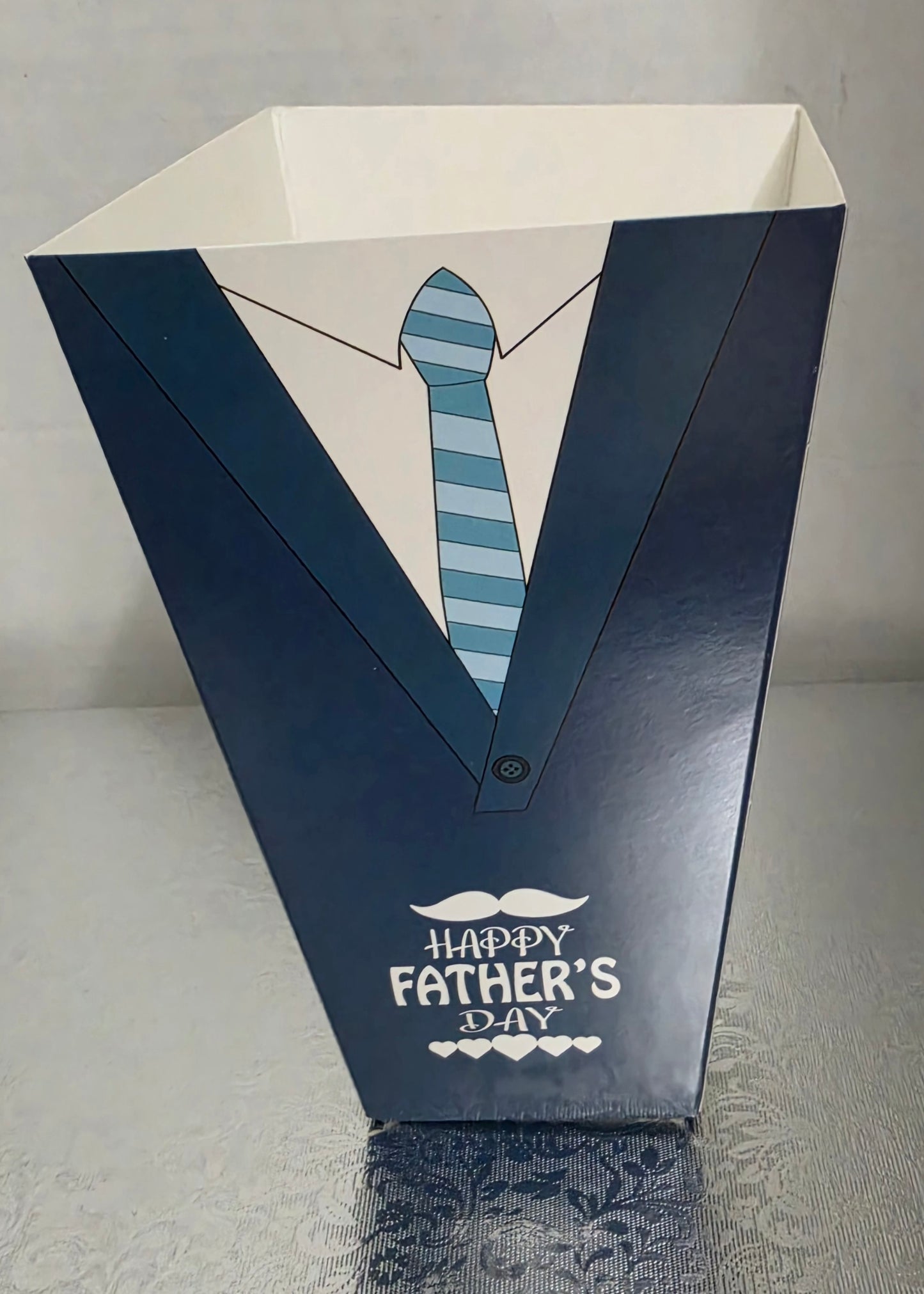 1 LB GUMMY Father's Day Tie Popcorn Box-Wrapped with Tongs