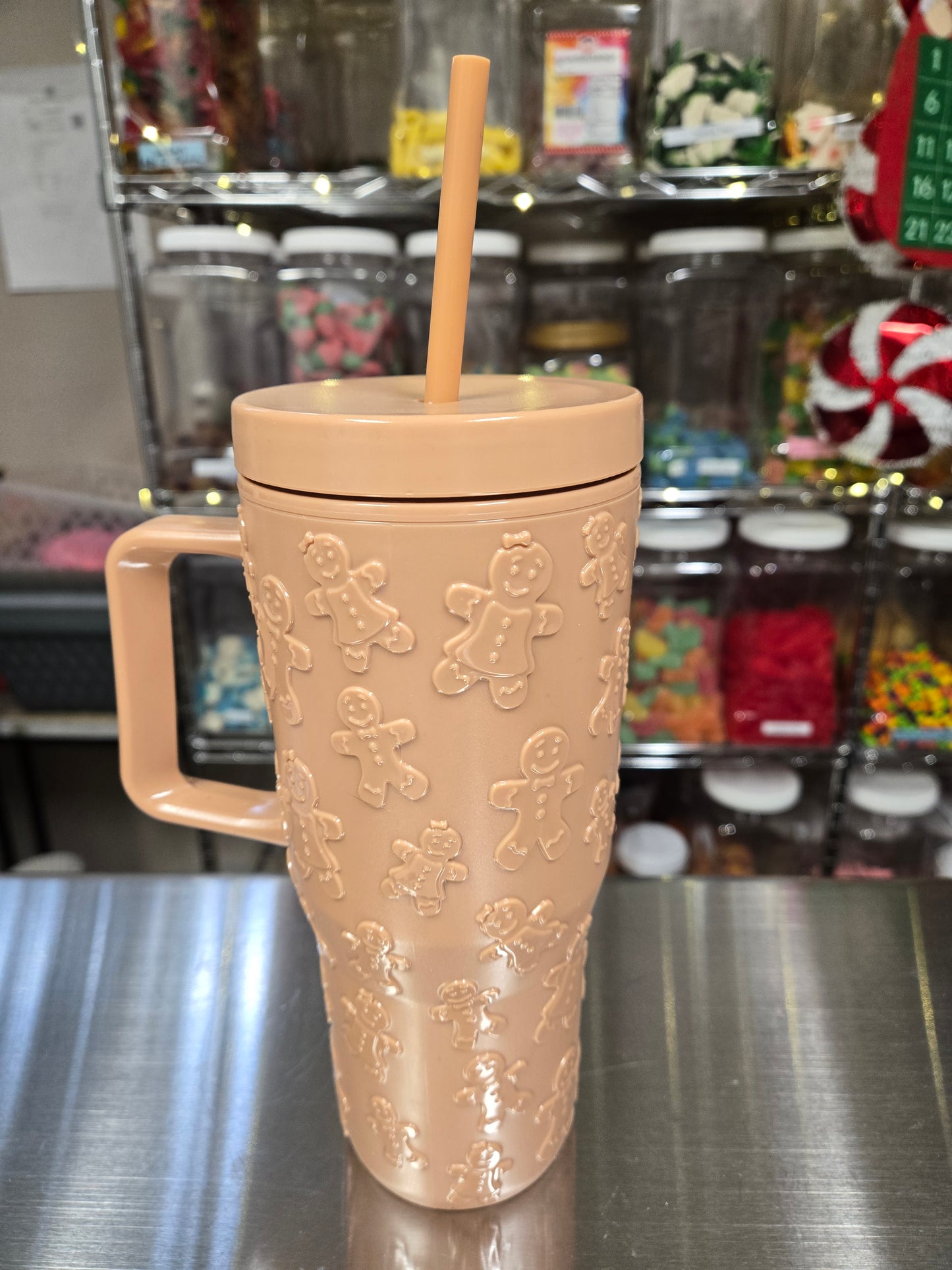 1 lb GUMMY Bag with a 30 oz GINGERBREAD Man Tumbler
